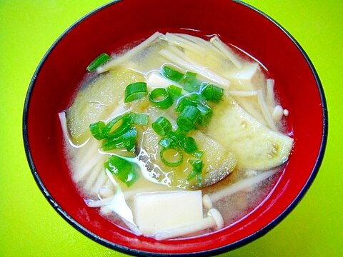 豆腐茄子えのきの味噌汁